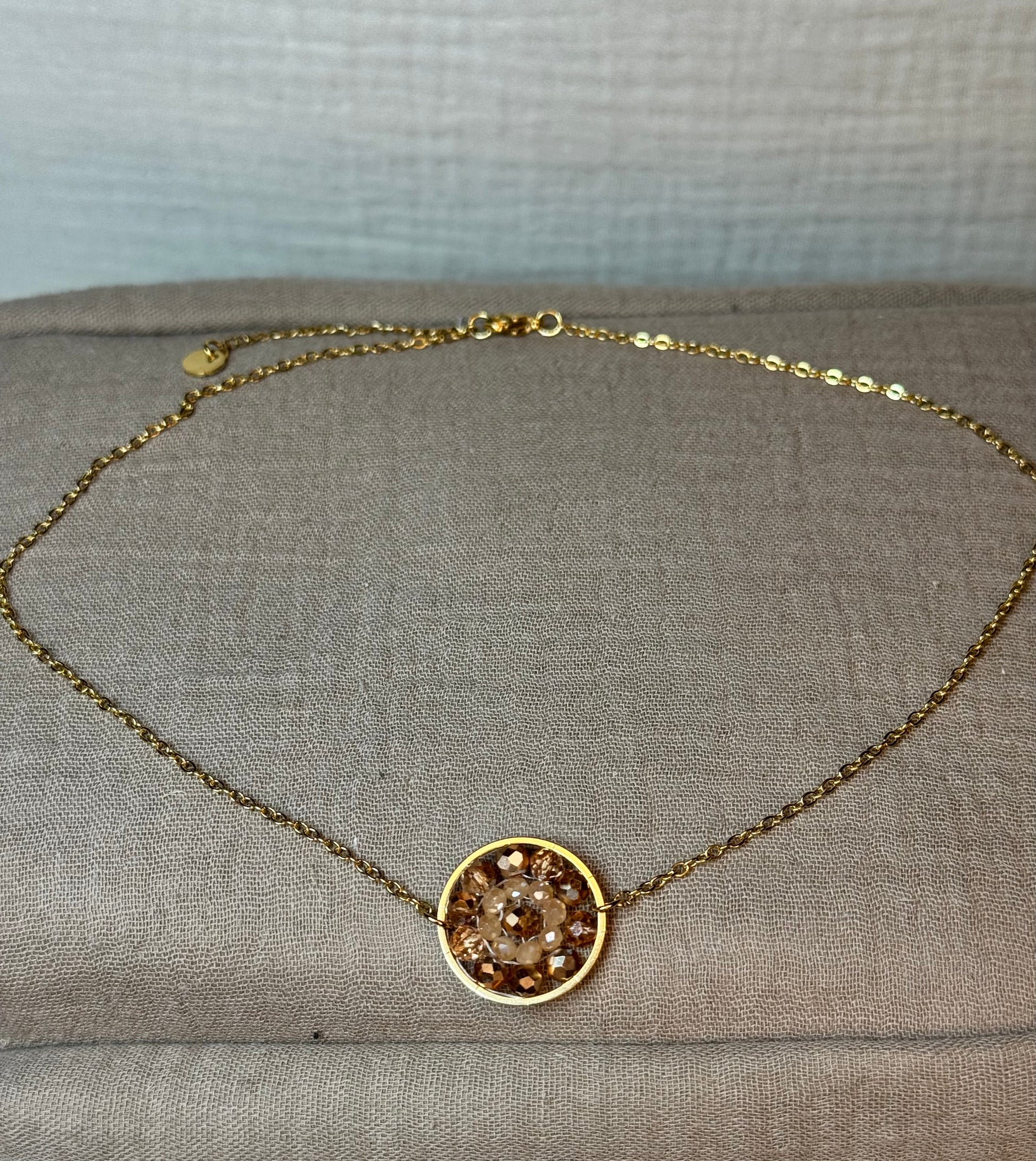 Collier déesse Hestia bijou acier inoxydable fait main 